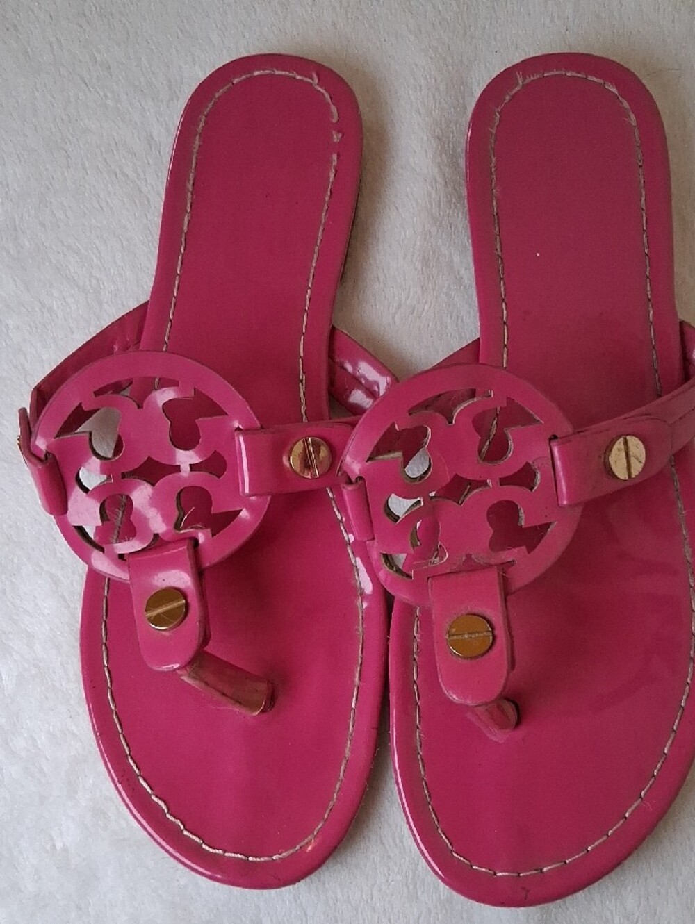 Tory Burch Hot Pink Logo Cutout Toe-Post Sandals - Picture 2 of 6